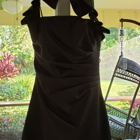 Dress - Picture 3 of 3